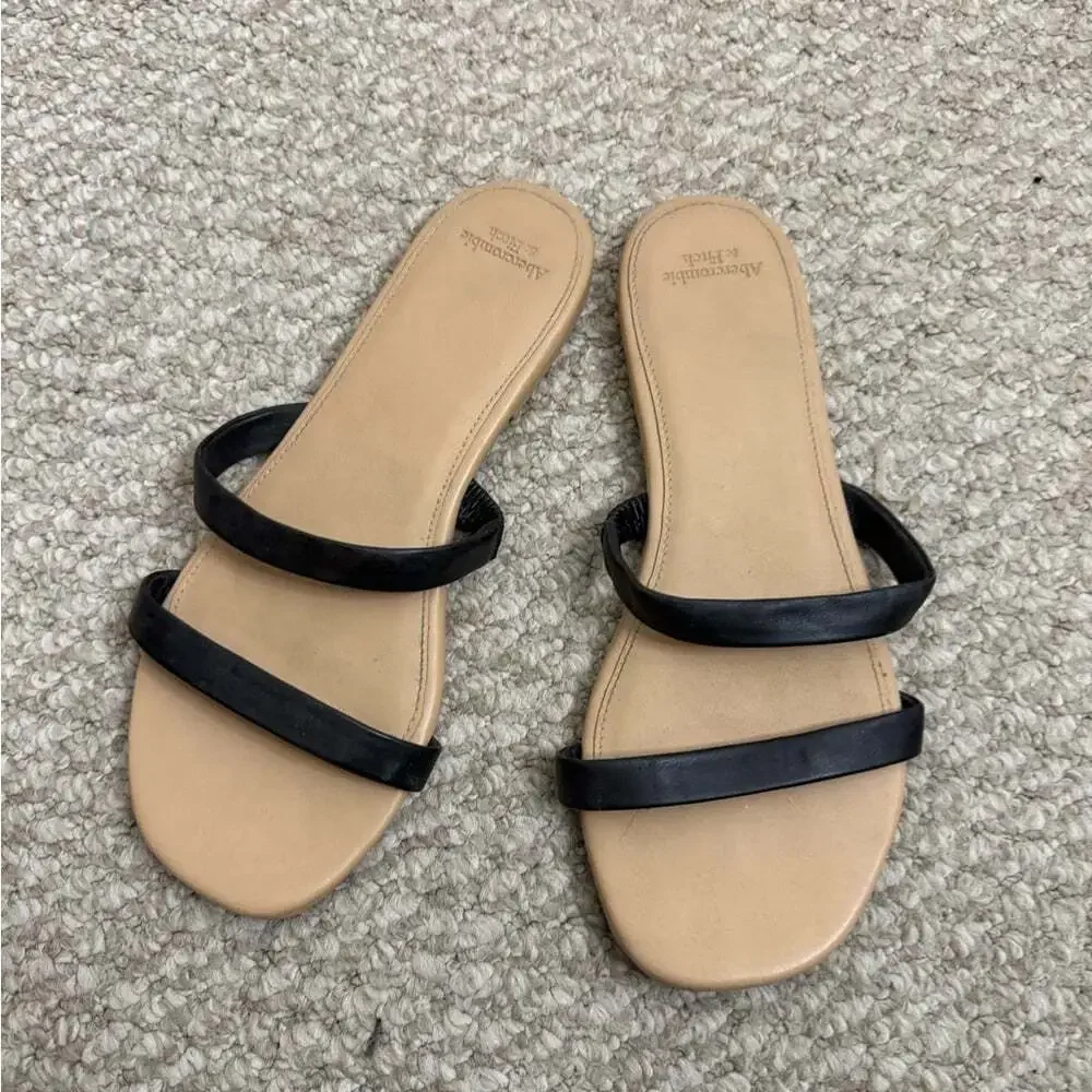 Abercrombie and Fitch Slides sandals tan black size 9/10